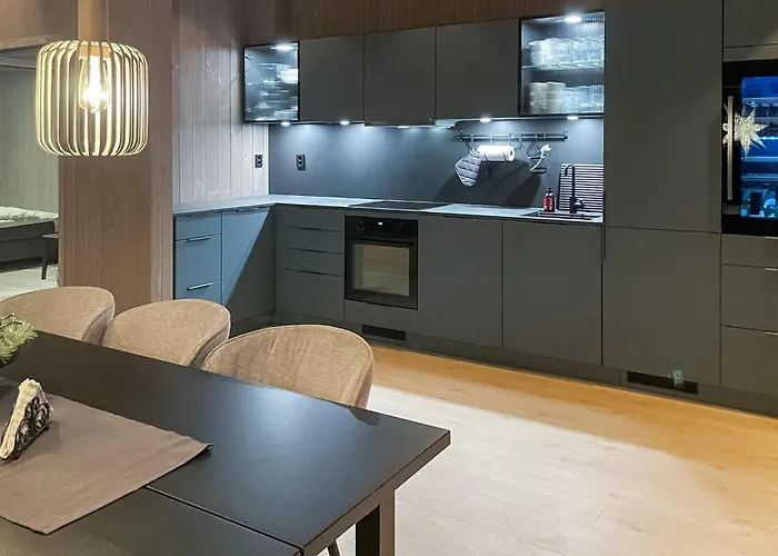 5 Bedroom Stunning In Feriehus Loten